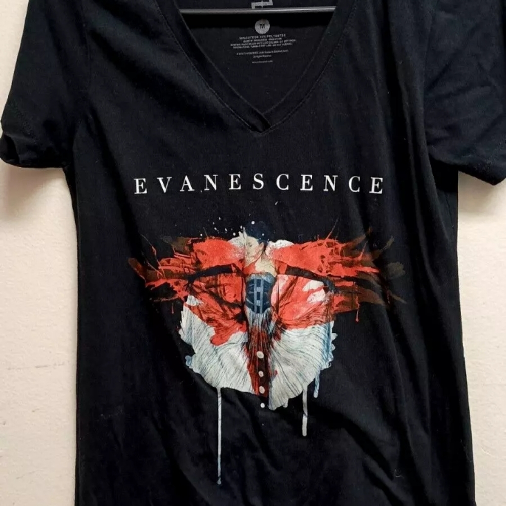 Black Graphic Tee - Women's Short Sleeve